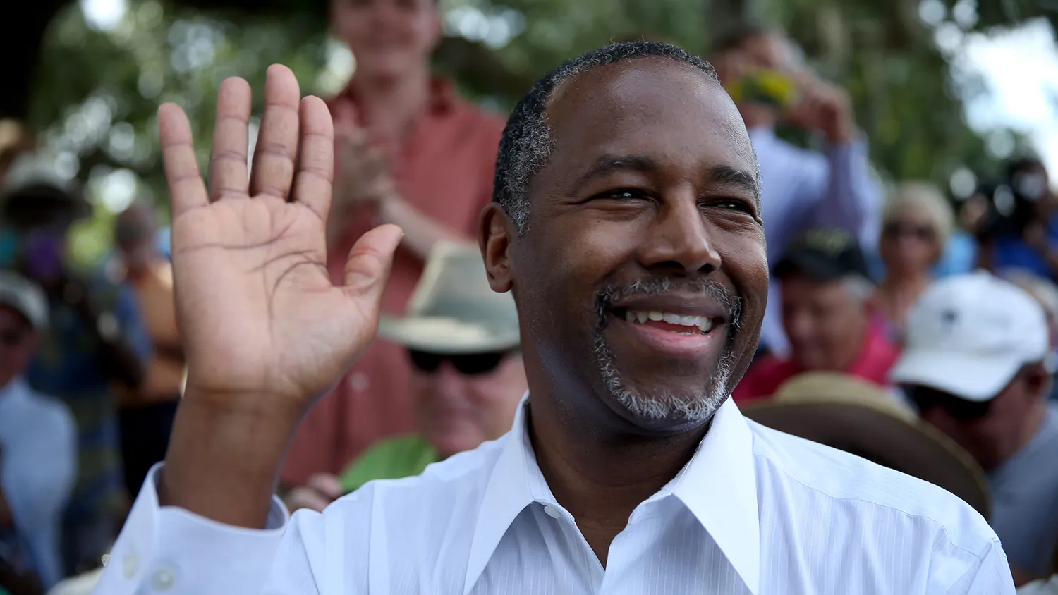 Republican presidential hopeful Ben Carson appears at a campaign stop at the Mount Pleasant Farmers Market on May 26, 2015, in Mt. Pleasant, South Carolina.
