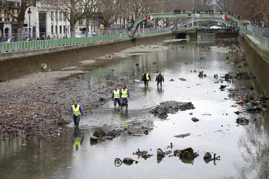 Pictures of the Trash and Treasures at the Bottom of the Canal Saint-Martin  in Paris - Bloomberg