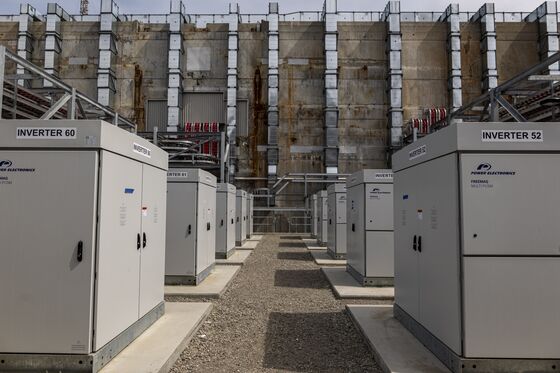 California Battery Boom Didn’t Come Fast Enough to Beat the Heat