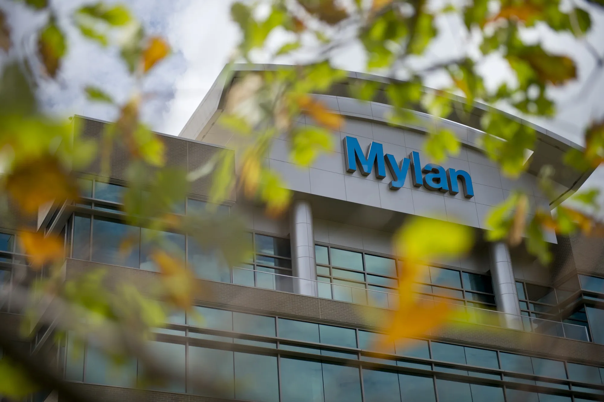 Mylan Buys Abbott Laboratories Generic Drug Business For $5.3 Billion