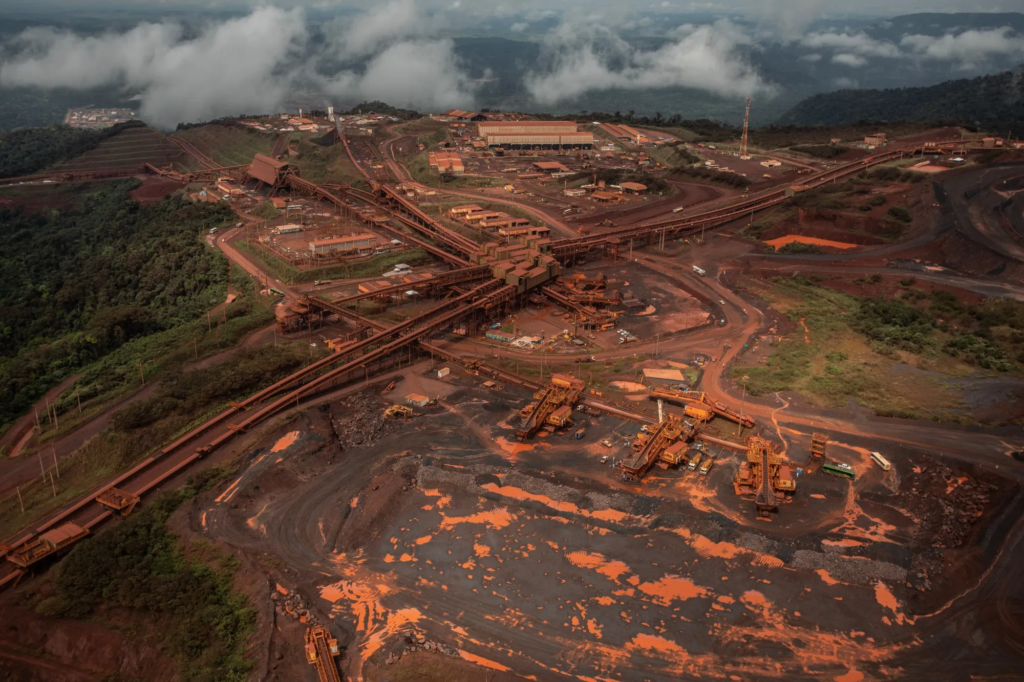 WILDSWANS 2025 MINAS　(GREEN) Vale's (VALE3 BZ) Iron Ore Output Edges Up on Amazon Mine