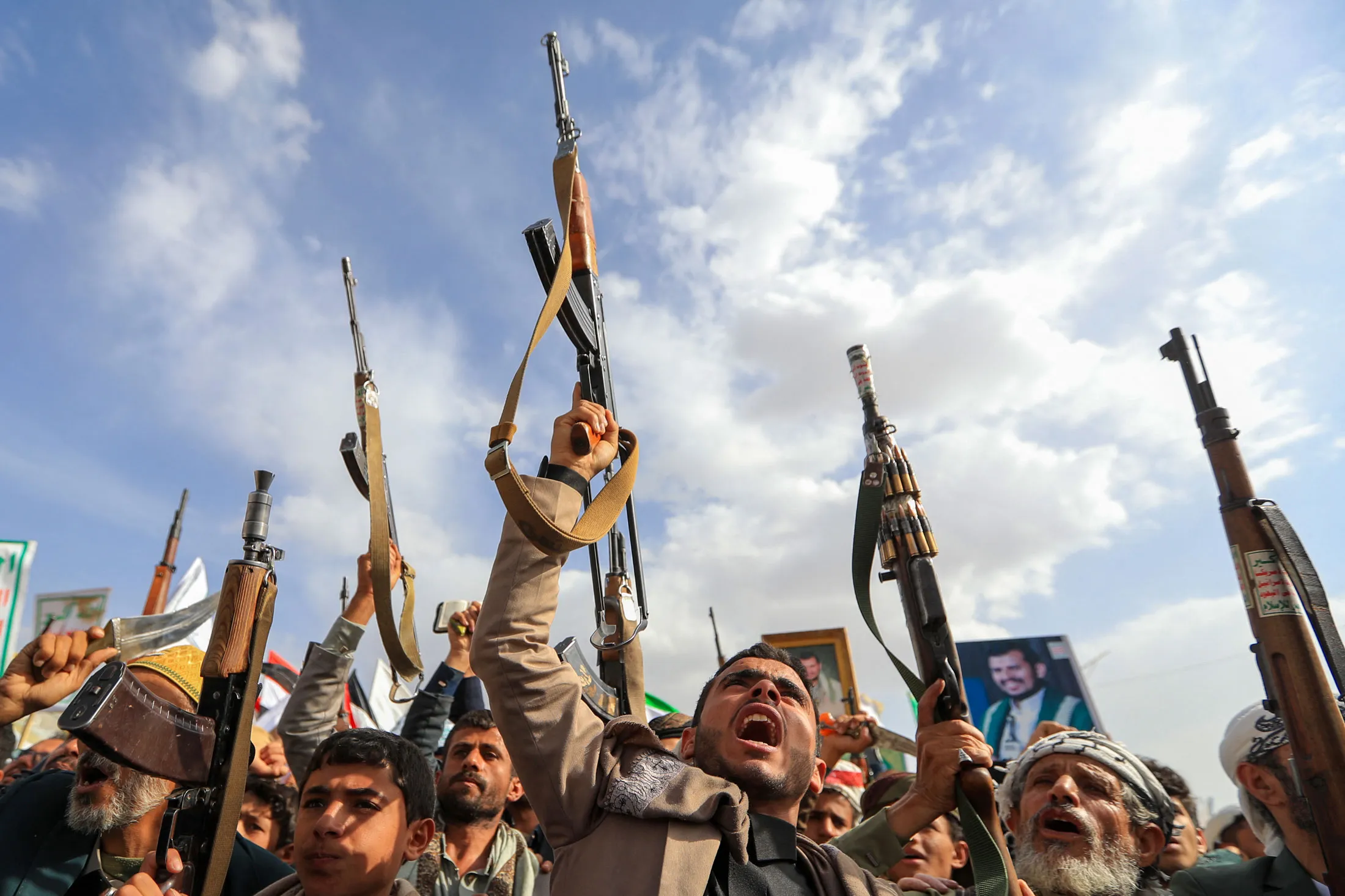 Iran-Backed Houthis Strike Saudi Arabia in Major Escalation - Bloomberg