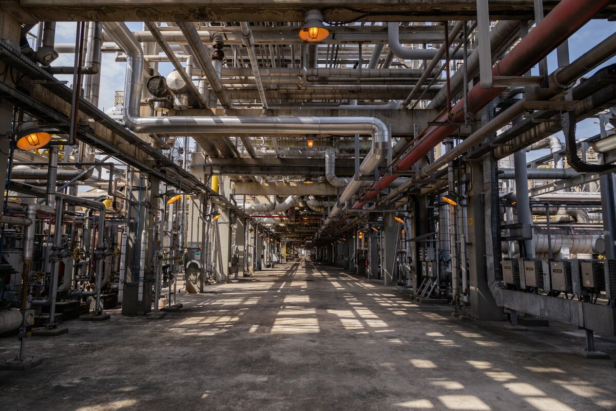 Creditors of Brazil’s Braskem Race to Organize Amid Bond Slump