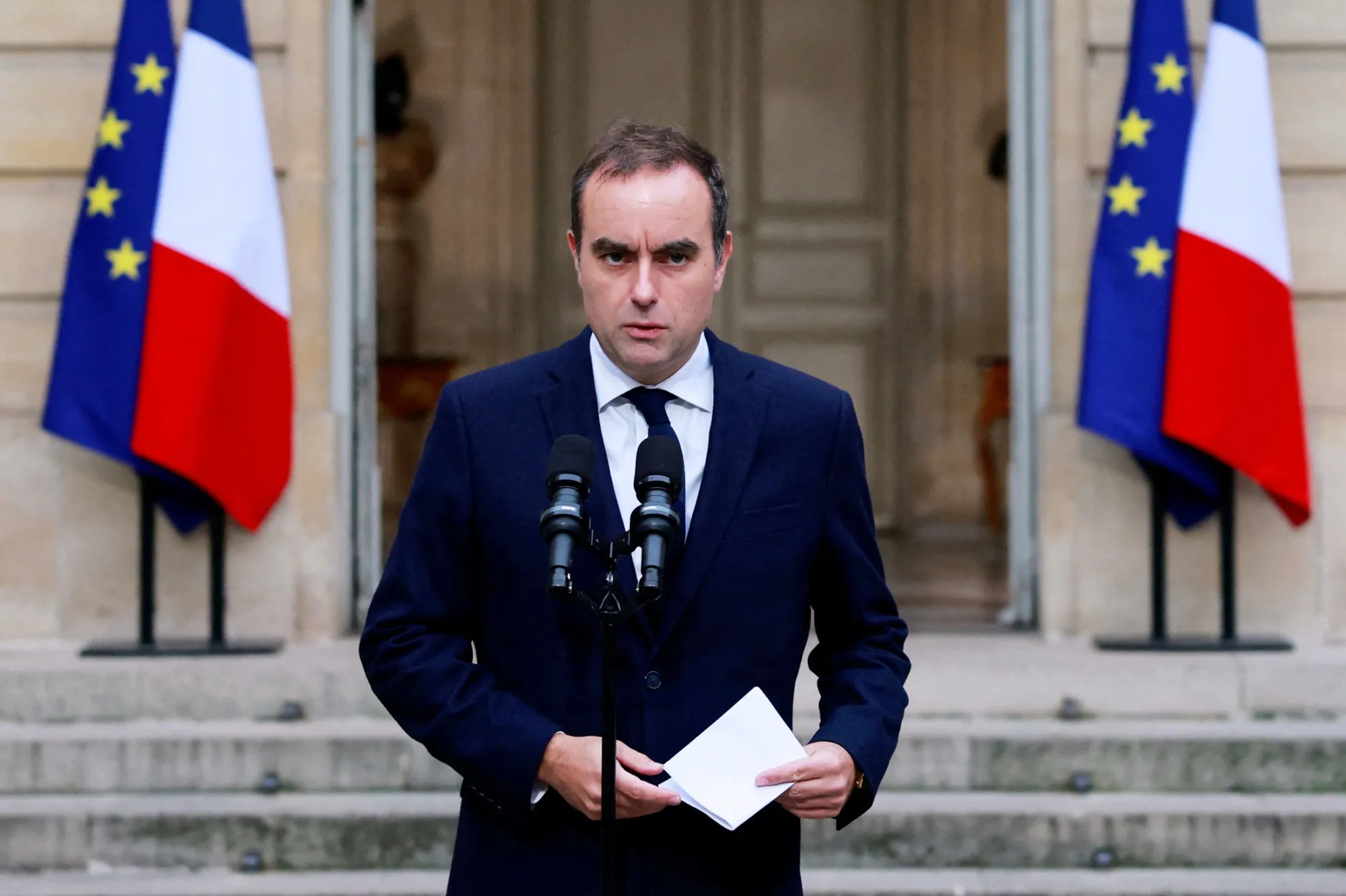 French Premier Signals Optimism on Solving Political Crisis - Bloomberg