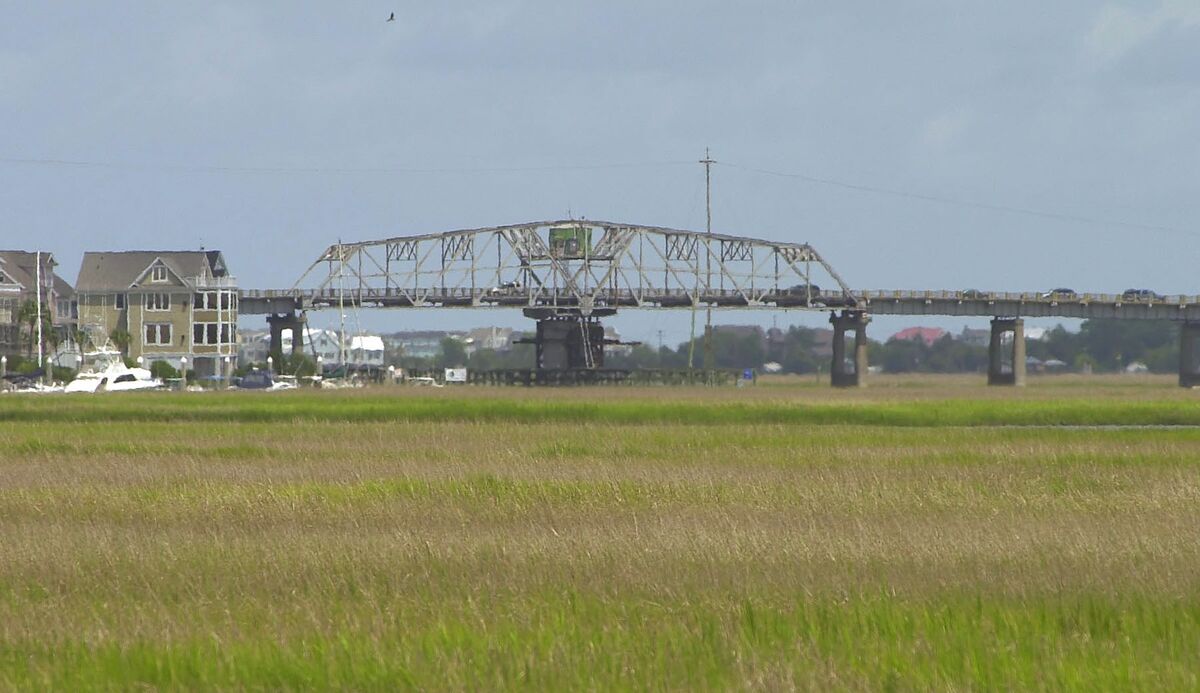 Heat Forces South Carolina Bridge to Close for Several Hours Bloomberg