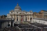 VATICAN-RELIGION-POPE-MASS-EASTER