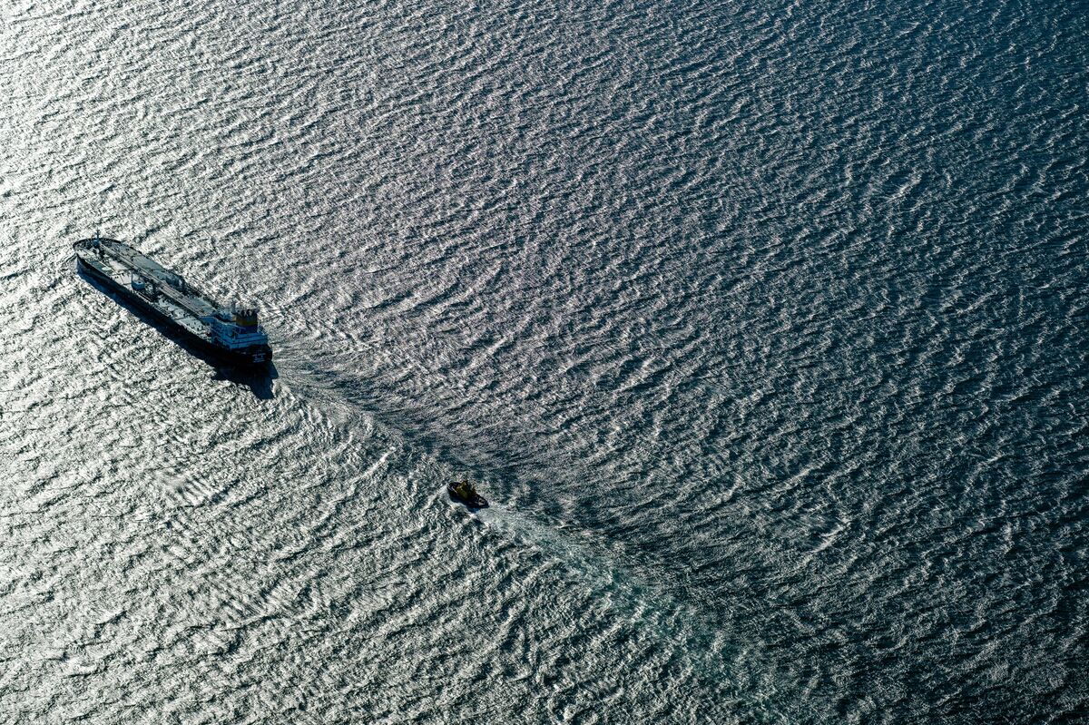 Oil Tankers Charging $87,000 a Day Signal Supply Is on the Rise