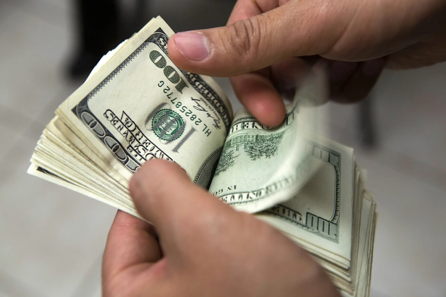 Mexicoâ€™s Peso Advances as Federal Reserve Tapering Concern Eases