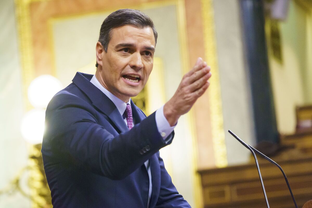 Sanchez Wins Backing For His Anti Austerity Coalition In Spain Bloomberg