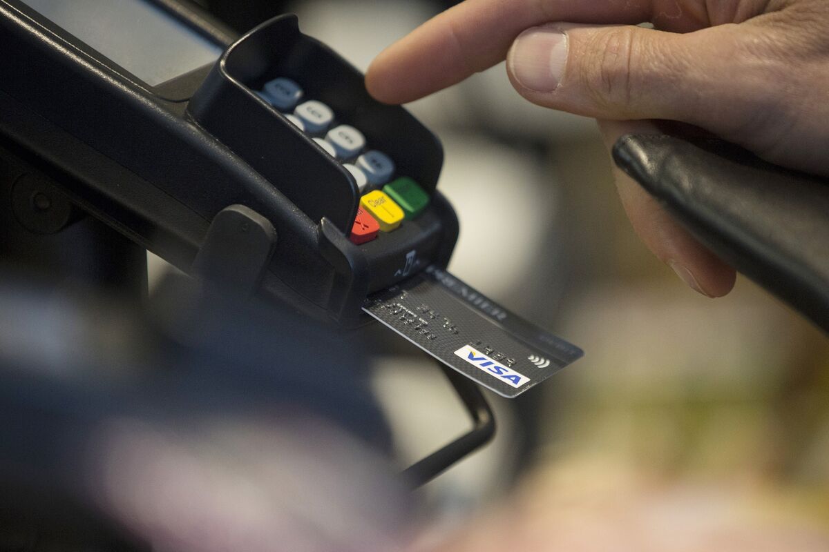 
                            Trump Credit Card Cap Would Hit $70 Billion Market for the Debt