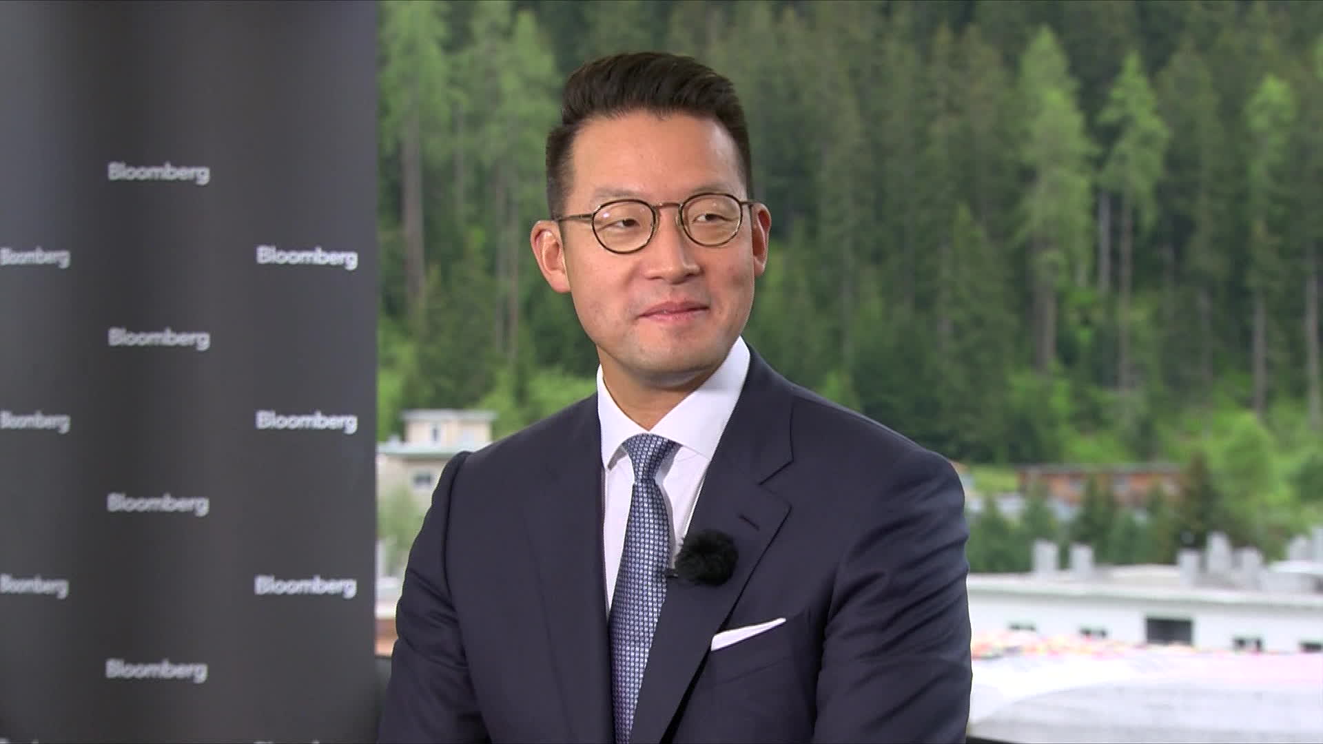 Watch Lippo's Riady Eyes Opportunity in Jokowi’s New Capital - Bloomberg