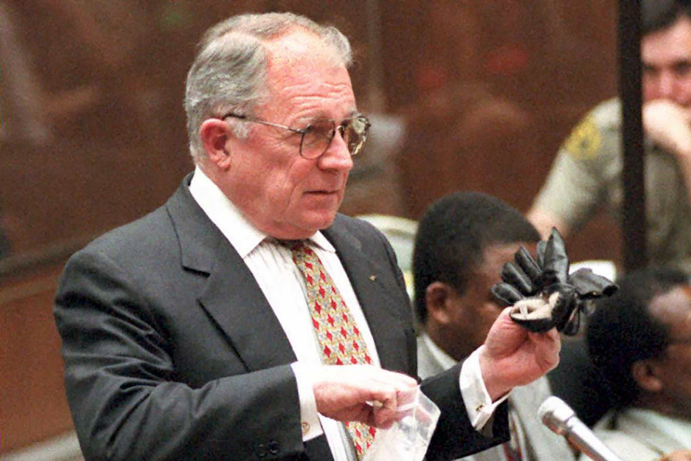 F. Lee Bailey, Defender of the Famous and Notorious, Dies at 87 - Bloomberg