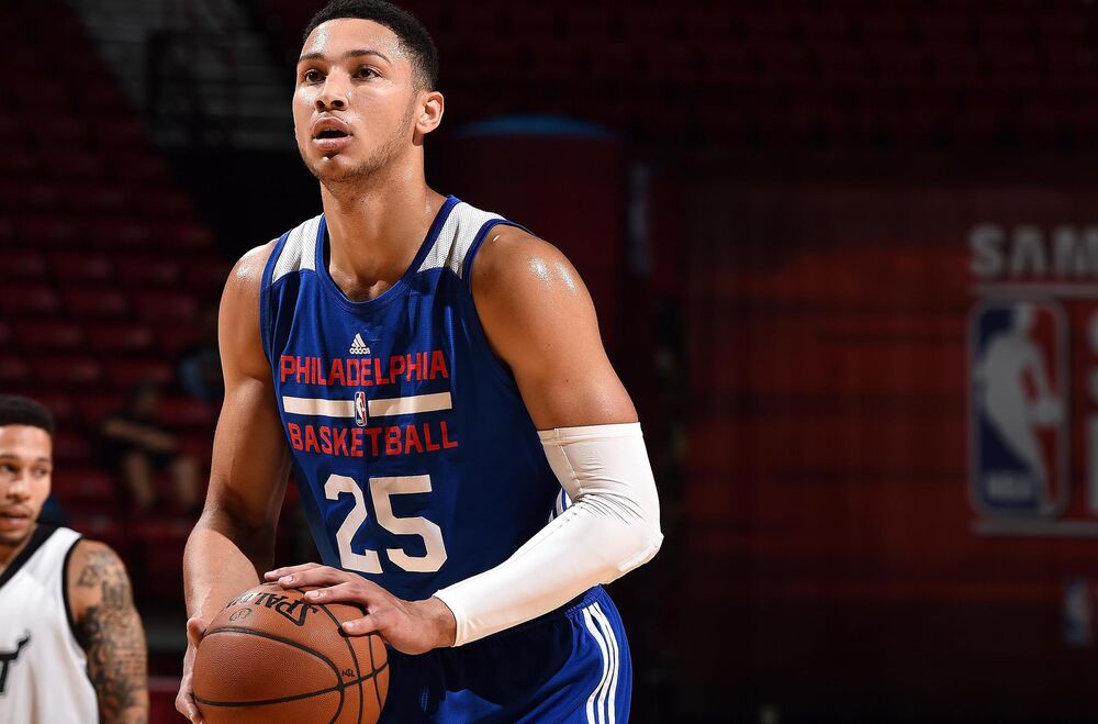 NBA Rookie Simmons Gives Nike New 
