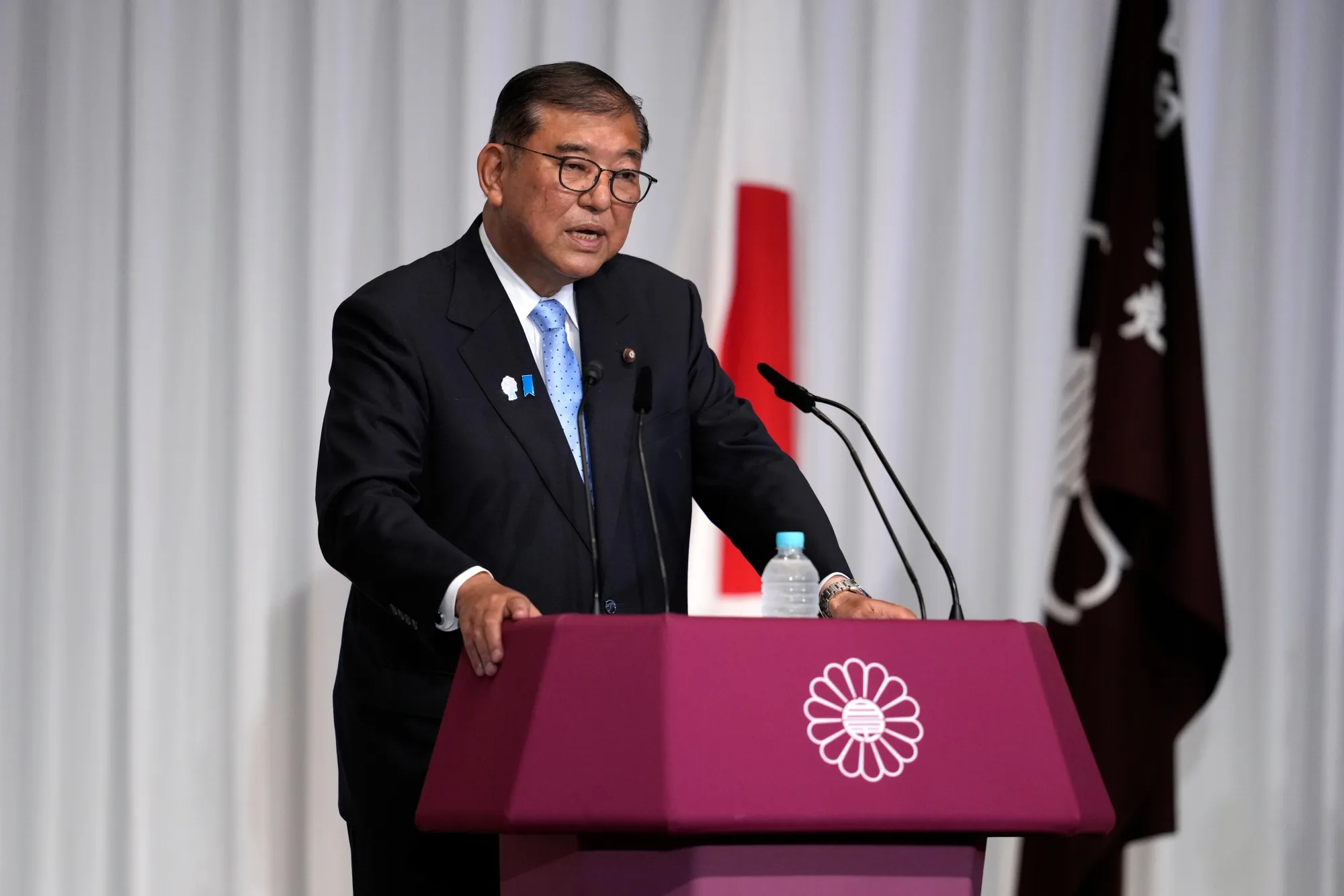 Japan Faces 40-Year Debt Sale as Fiscal Fears Linger After