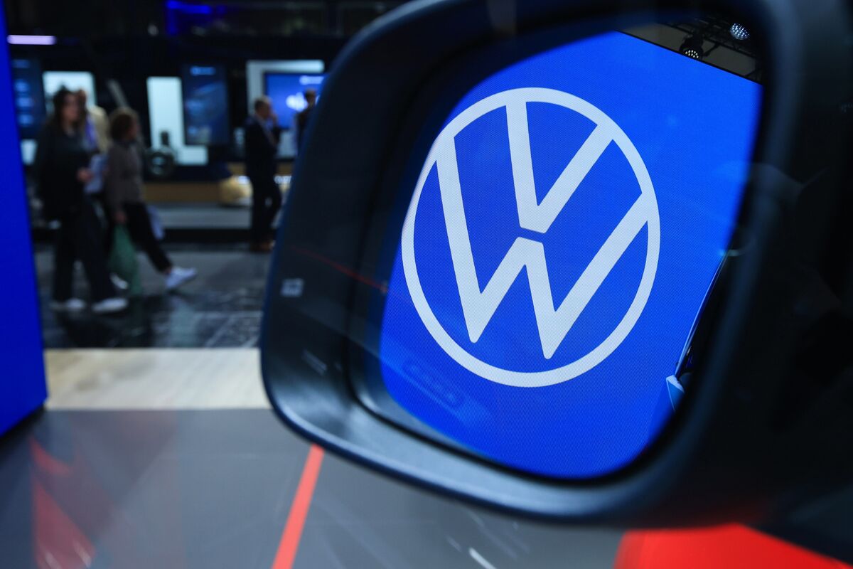 VWが中国で人員削減に着手、現地スタッフ数百人対象-関係者 - Bloomberg