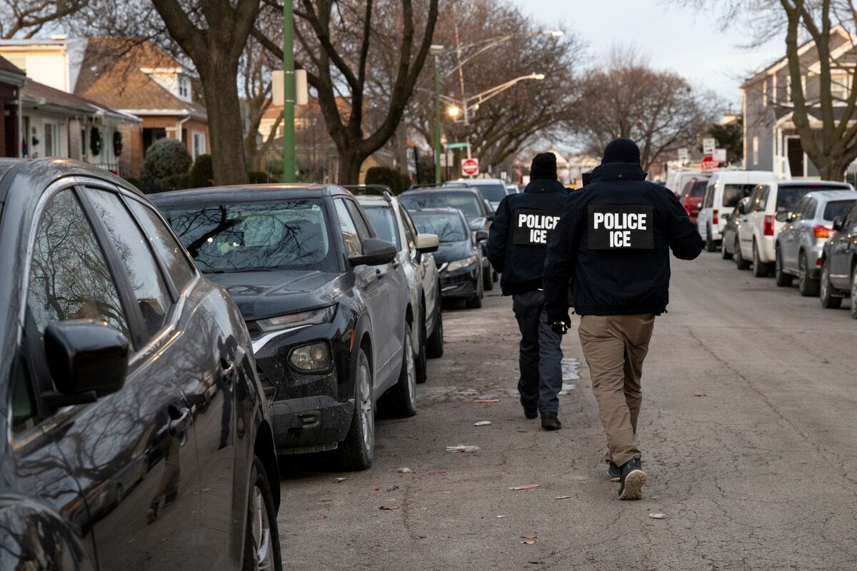 Trump Officials Direct ICE To Triple Daily Immigrant Arrests