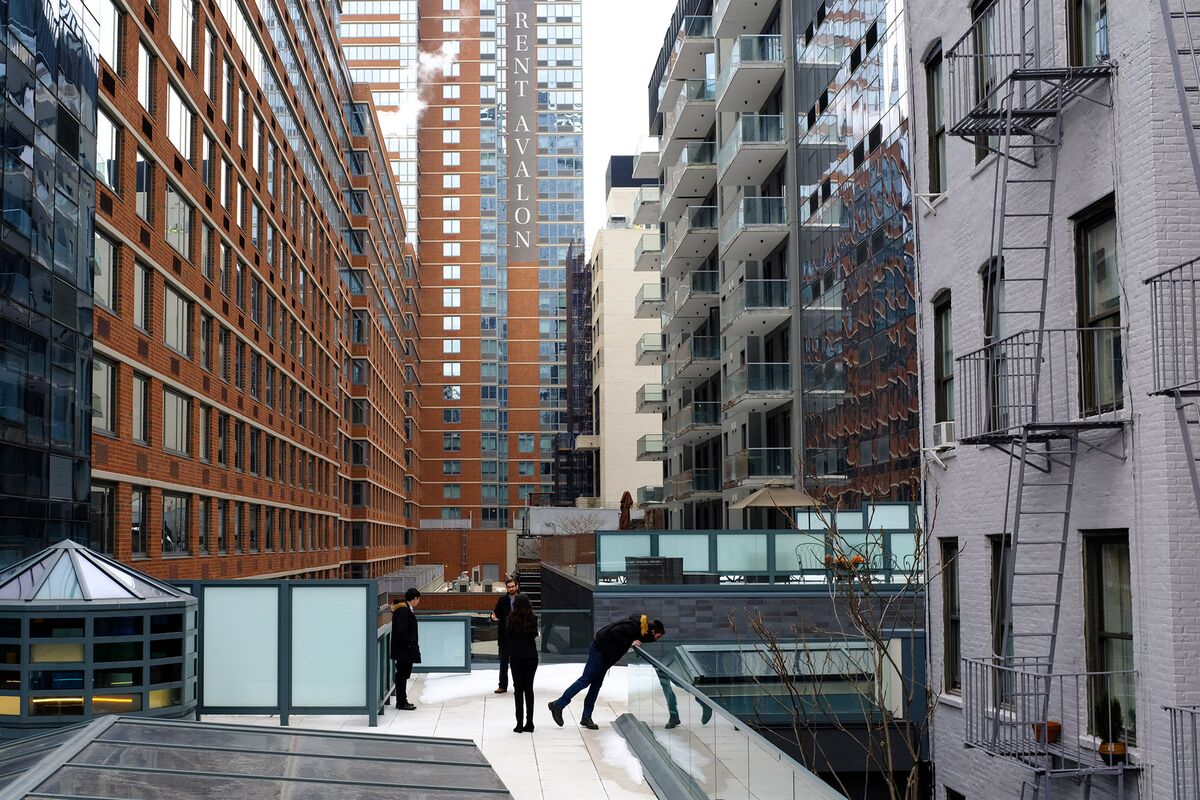 Apartment Showings Return in NYC With New Rules for Covid Era Bloomberg
