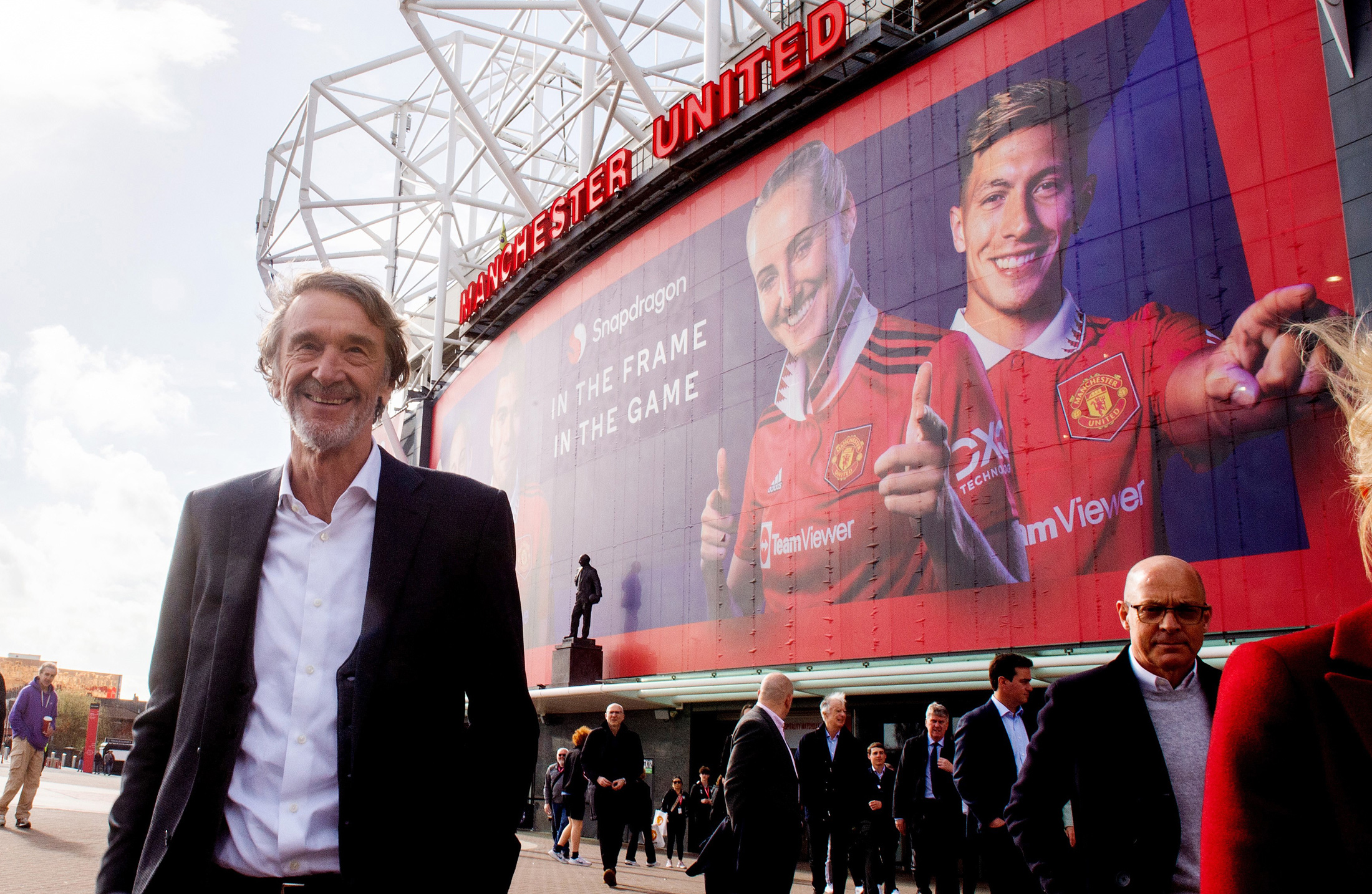 Manchester United: Jim Ratcliffe's Plans If He Beats Qatari Group Bid -  Bloomberg