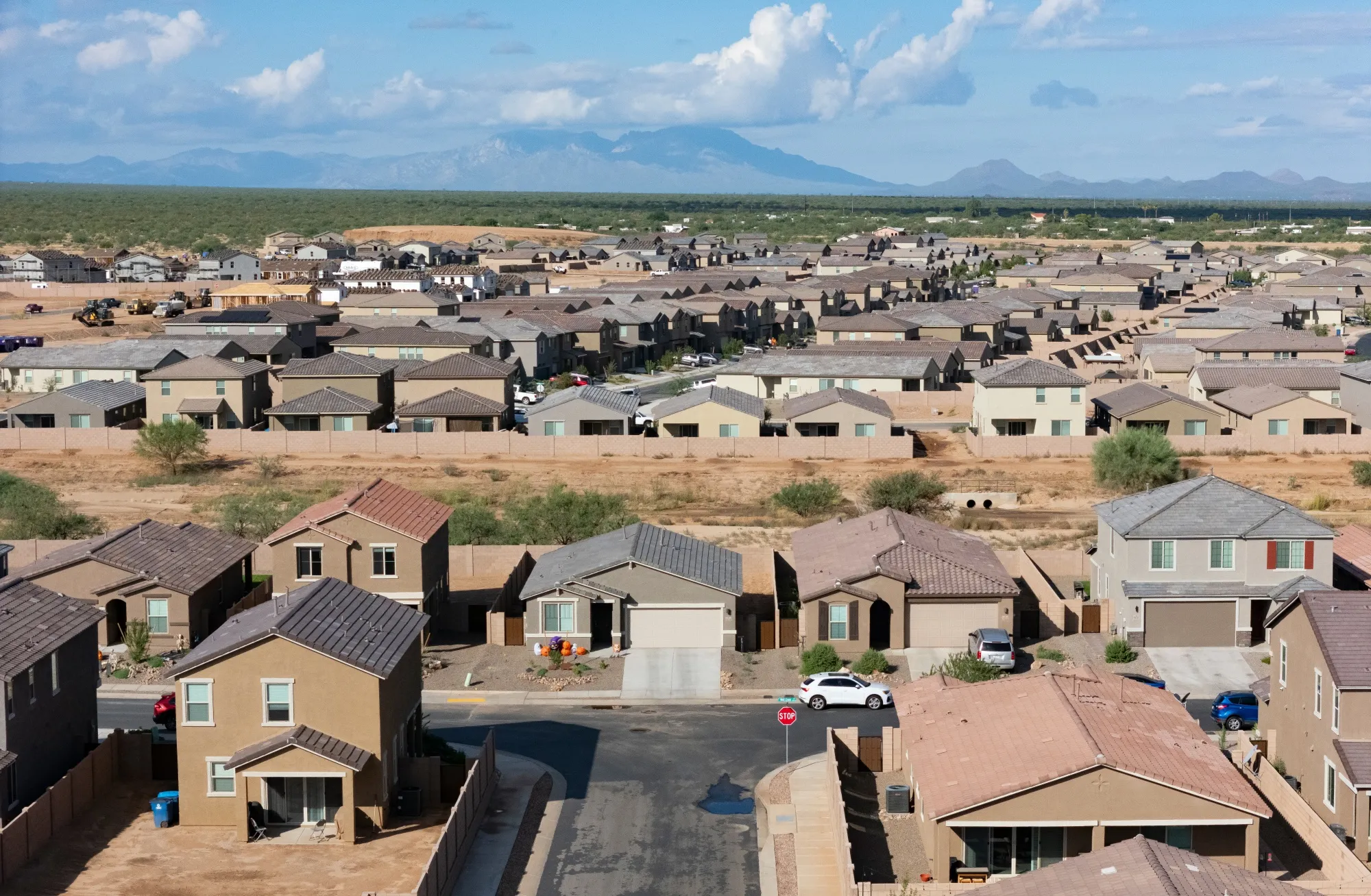 Higher borrowing costs are discouraging potential homebuyers from jumping into the market.&nbsp;