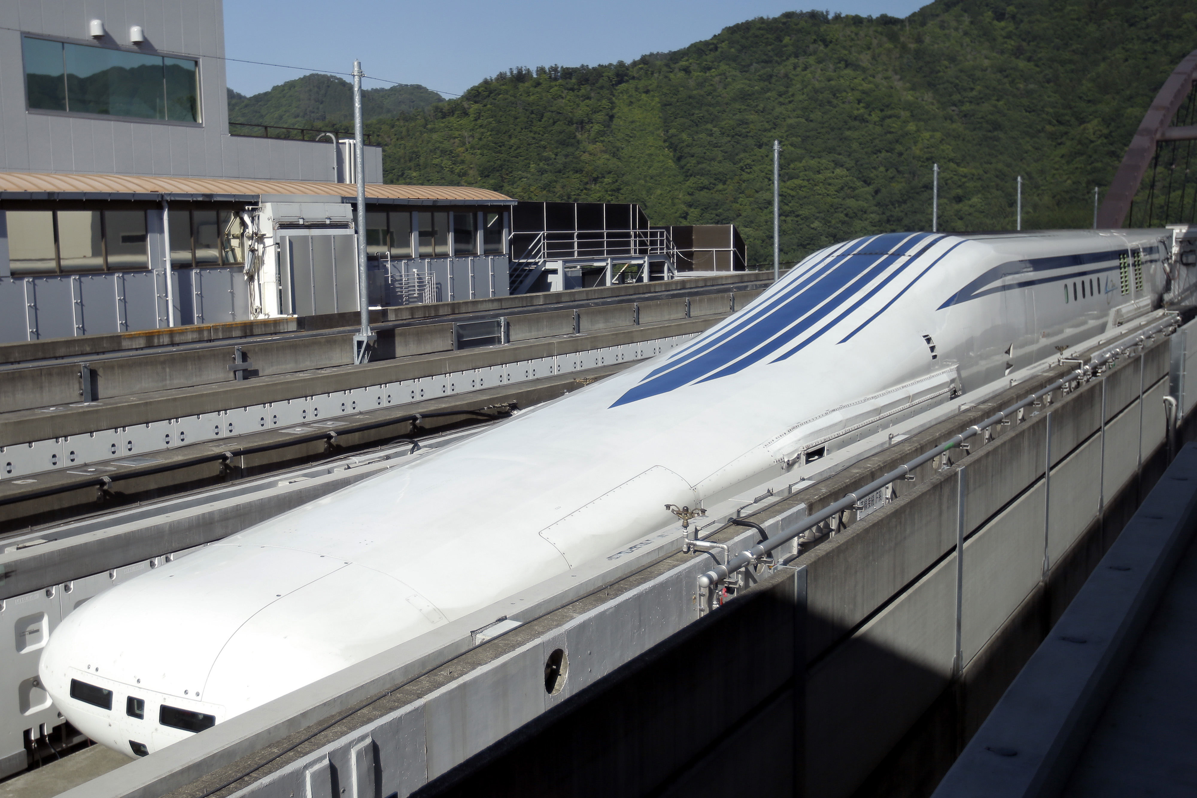 Japan speed. Jr-Маглев. Японский Маглев. Маглев Япония скоростной поезд. Маглев самый быстрый поезд в мире.