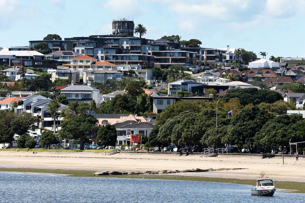 bloomberg.com - Carmeli Argana - Why New Zealand's Housing Bubble Burst