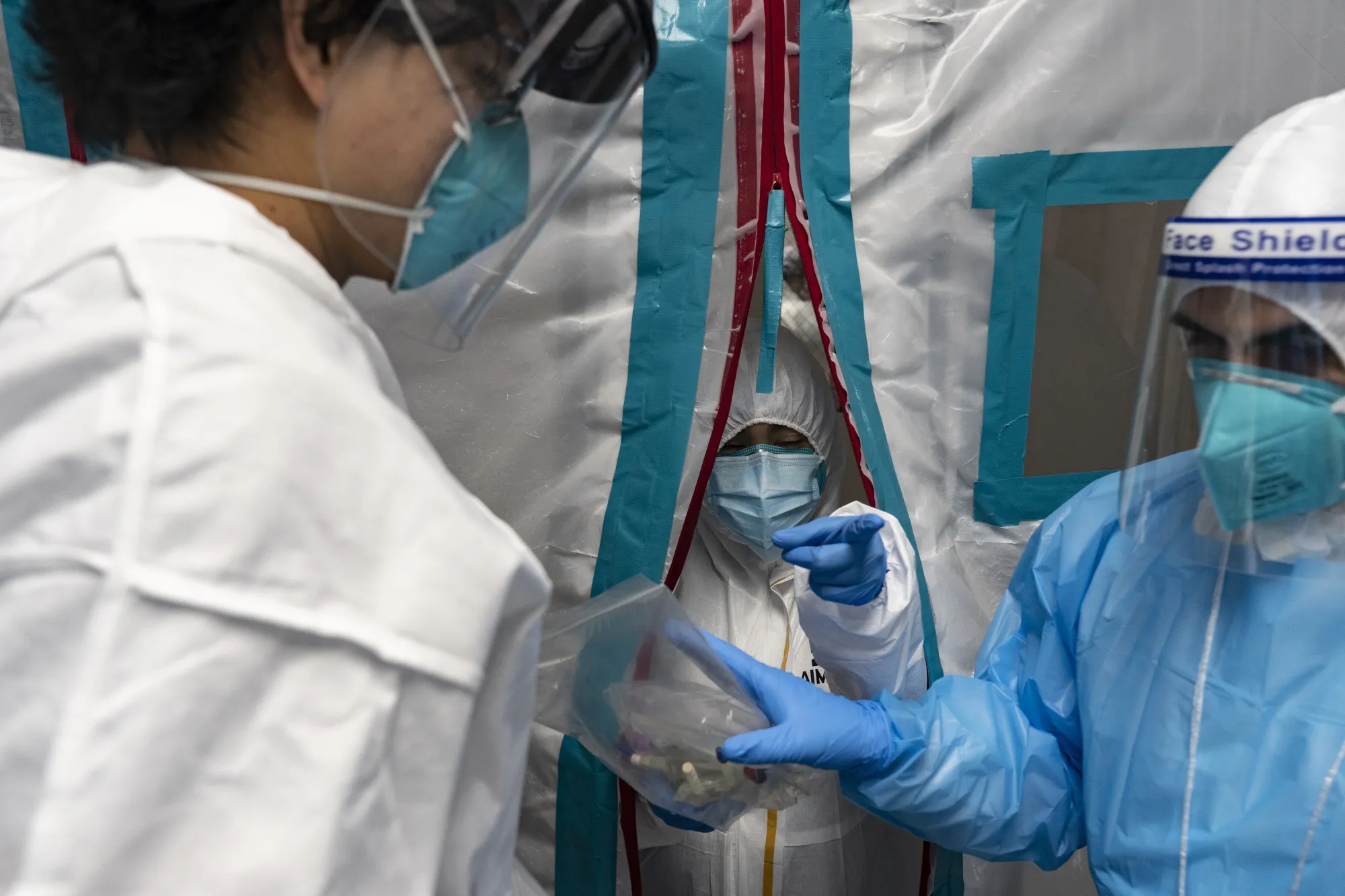 Healthcare workers in the Covid-19 ICU&nbsp;of a hospital in Houston, Texas, on Nov. 8, 2020.&nbsp;
