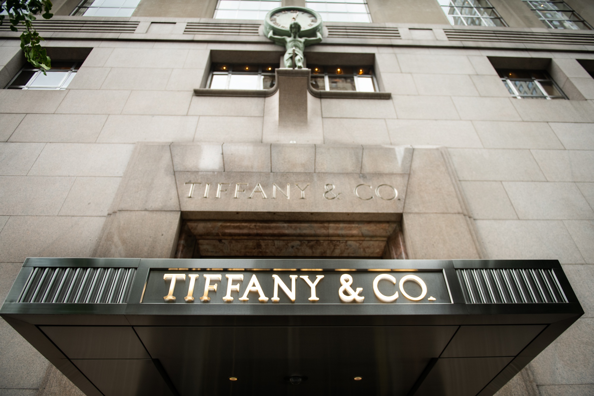 Tiffany Stock Plunges 9% After Report That LVMH Deal Could Fall Through
