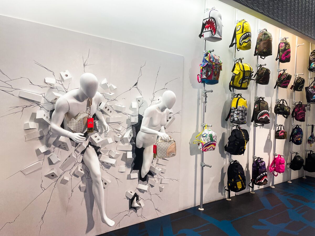 consumirse Organizar Ejecutante Back to School or Trendy Backpack: For Sprayground Pop-Up Its Both -  Bloomberg