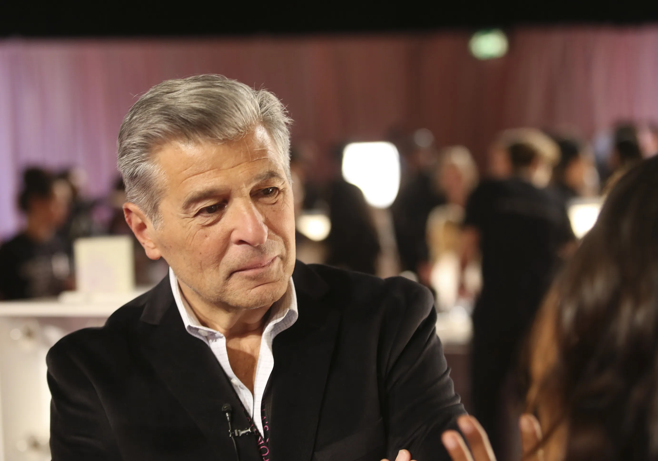 Victoria’s Secret’s Top Marketing Executive to Exit This Month - Bloomberg