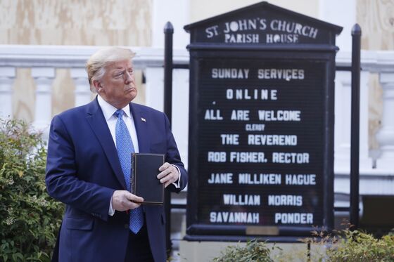 Trump Appeals to Religious Voters With Battleground Map in Mind