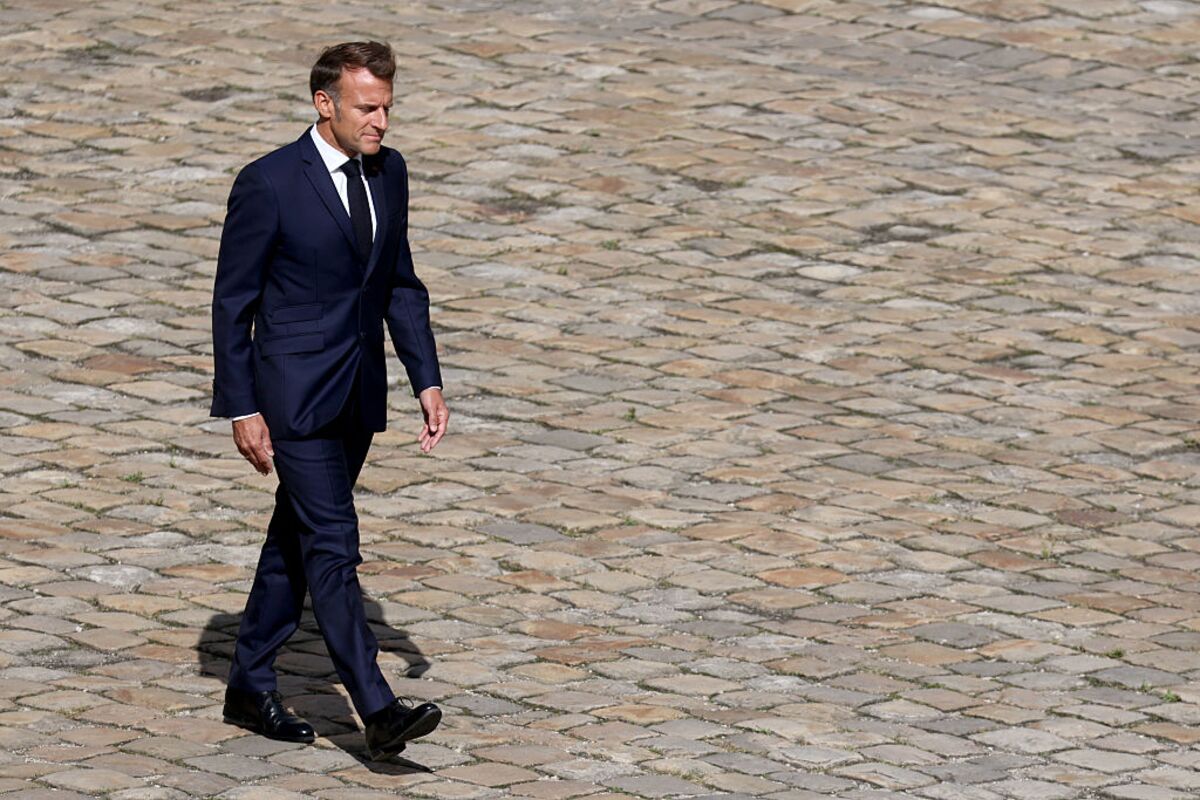 French Crisis Is a Swan Song for the Macron Era