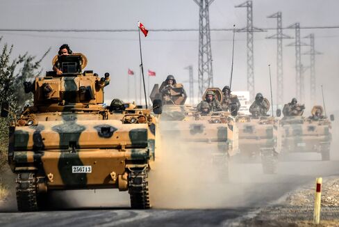 Turkish tanks proceed to Jarablus on Aug. 25.