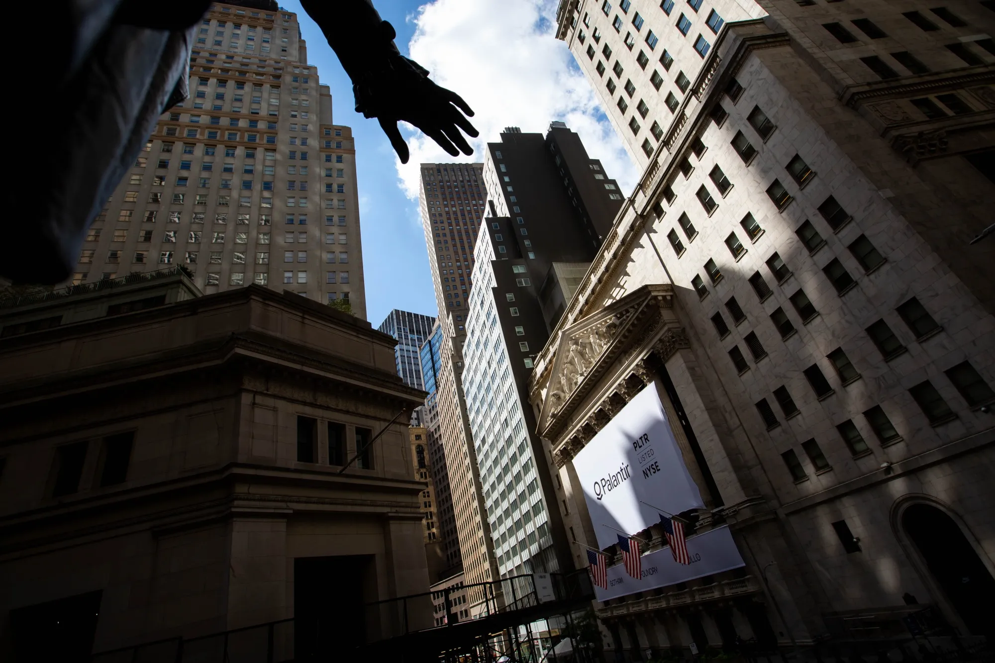The&nbsp;S&amp;P 500&nbsp;dropped the most in four months on Wednesday, and yield premiums on&nbsp;Asian dollar bonds&nbsp;widened this week for the longest stretch since the pandemic engulfed markets in March.