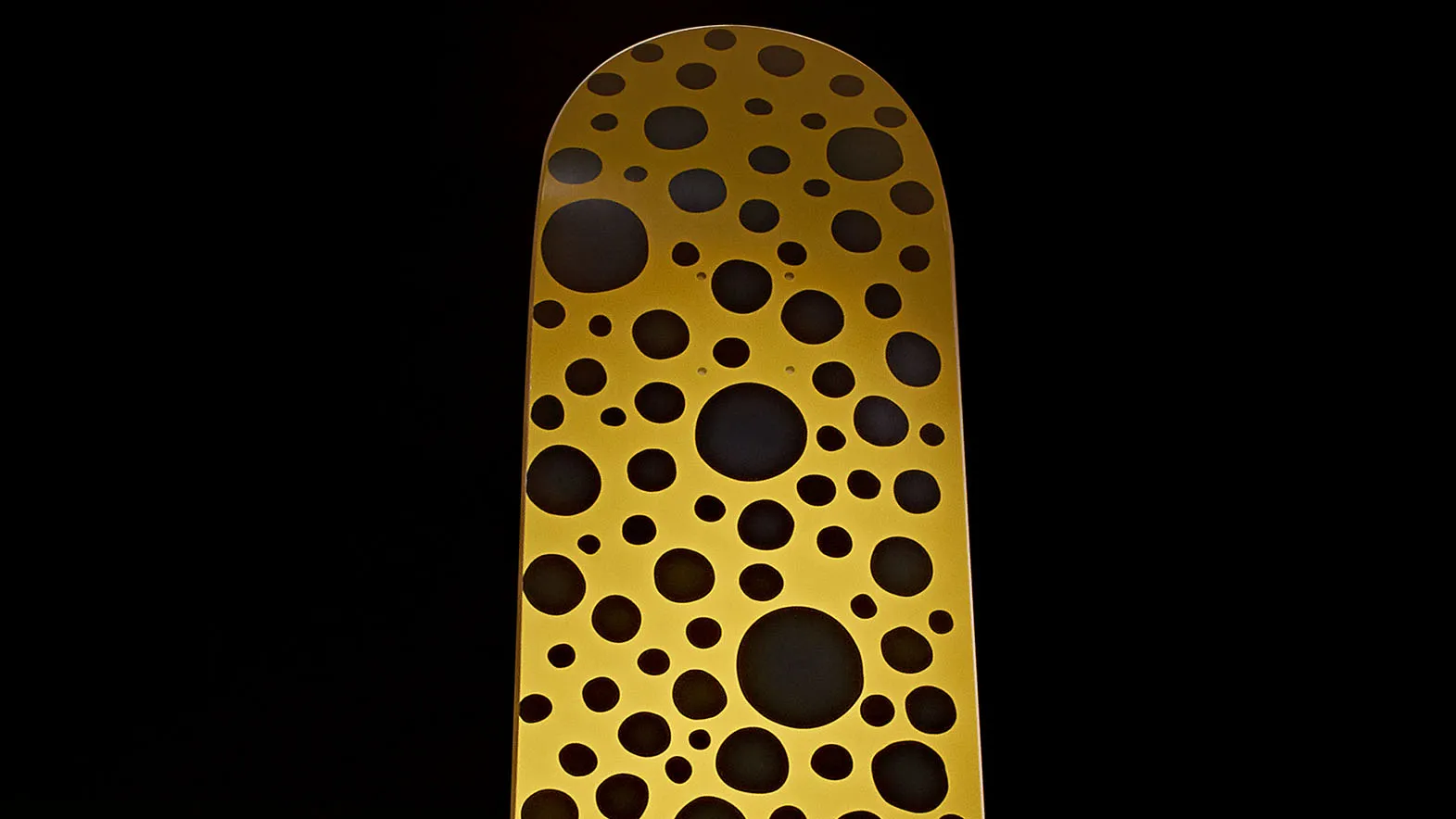 MOMA - Infinity Nets Skateboard 草間彌生 MoMA Yayoi Kusama Skateboard Deck MoMA Design Store Collaboration