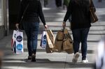 Shoppers As US Retail Sales Show Consumer Standing Firm In Face of Inflation