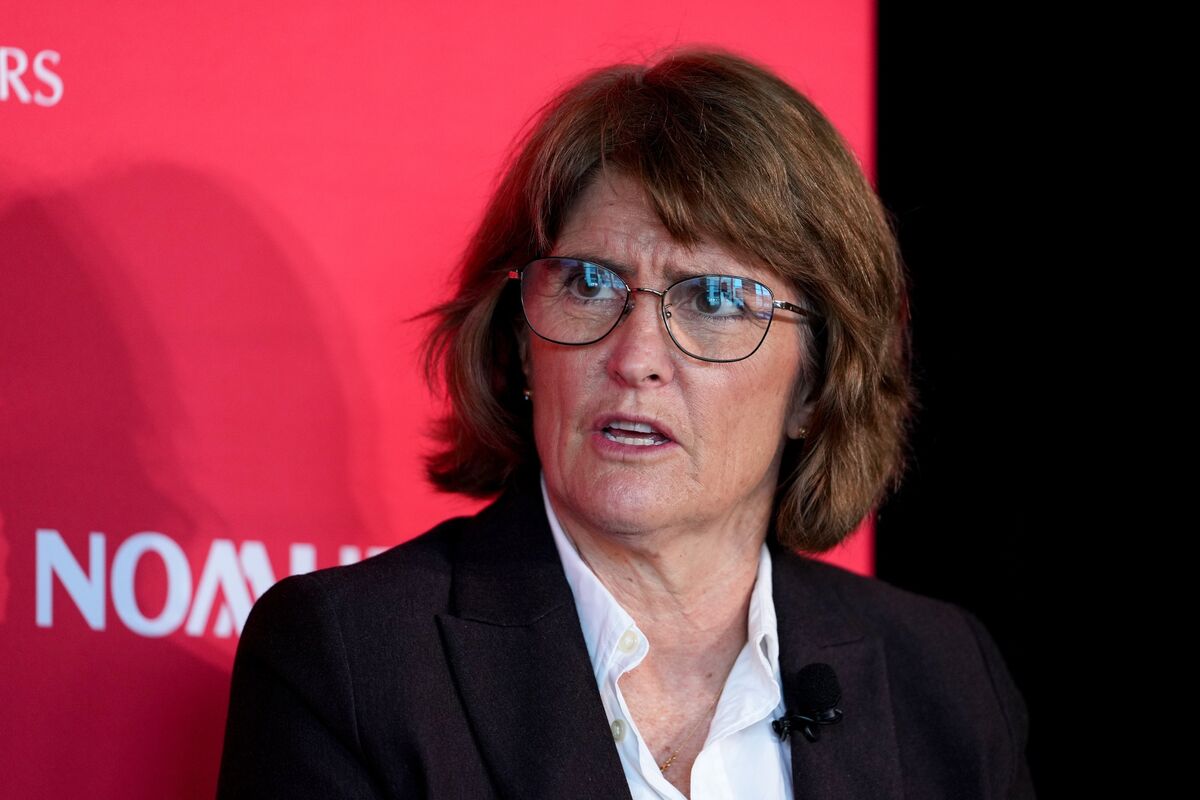 RBA to Decide Whether to Cut Rates to Boost Jobs, Bullock Says