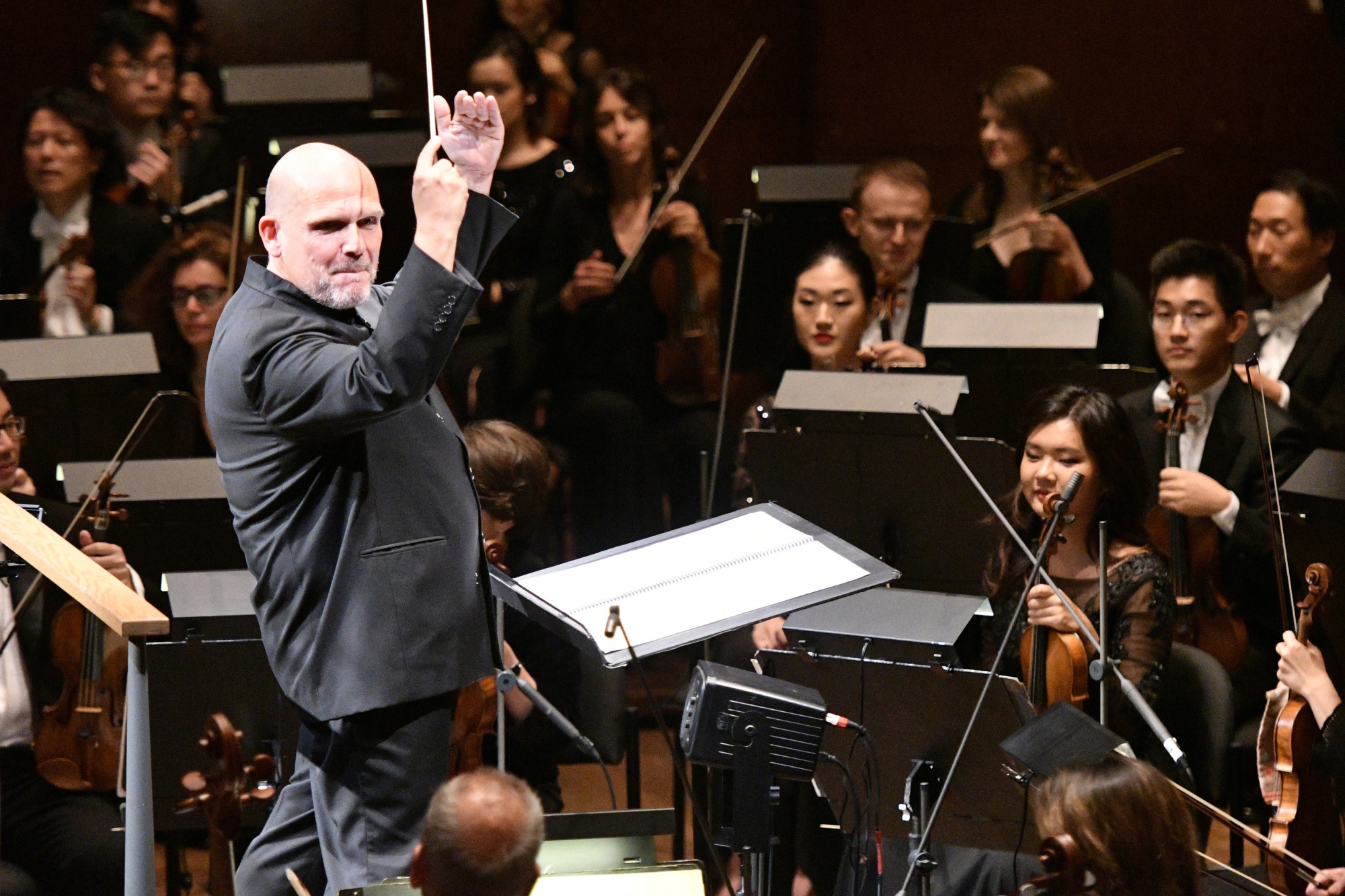 Orchestre Energy Calendrier 2023 Van Zweden To Leave New York Philharmonic After 2023-24 - Bloomberg