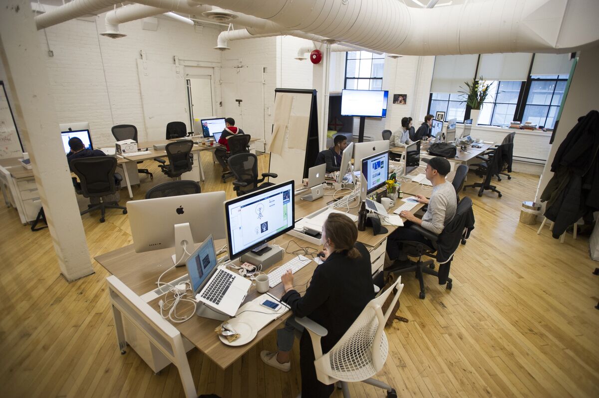 Internet Hot Shot Shopify in Talks for More Toronto Office Space - Bloomberg