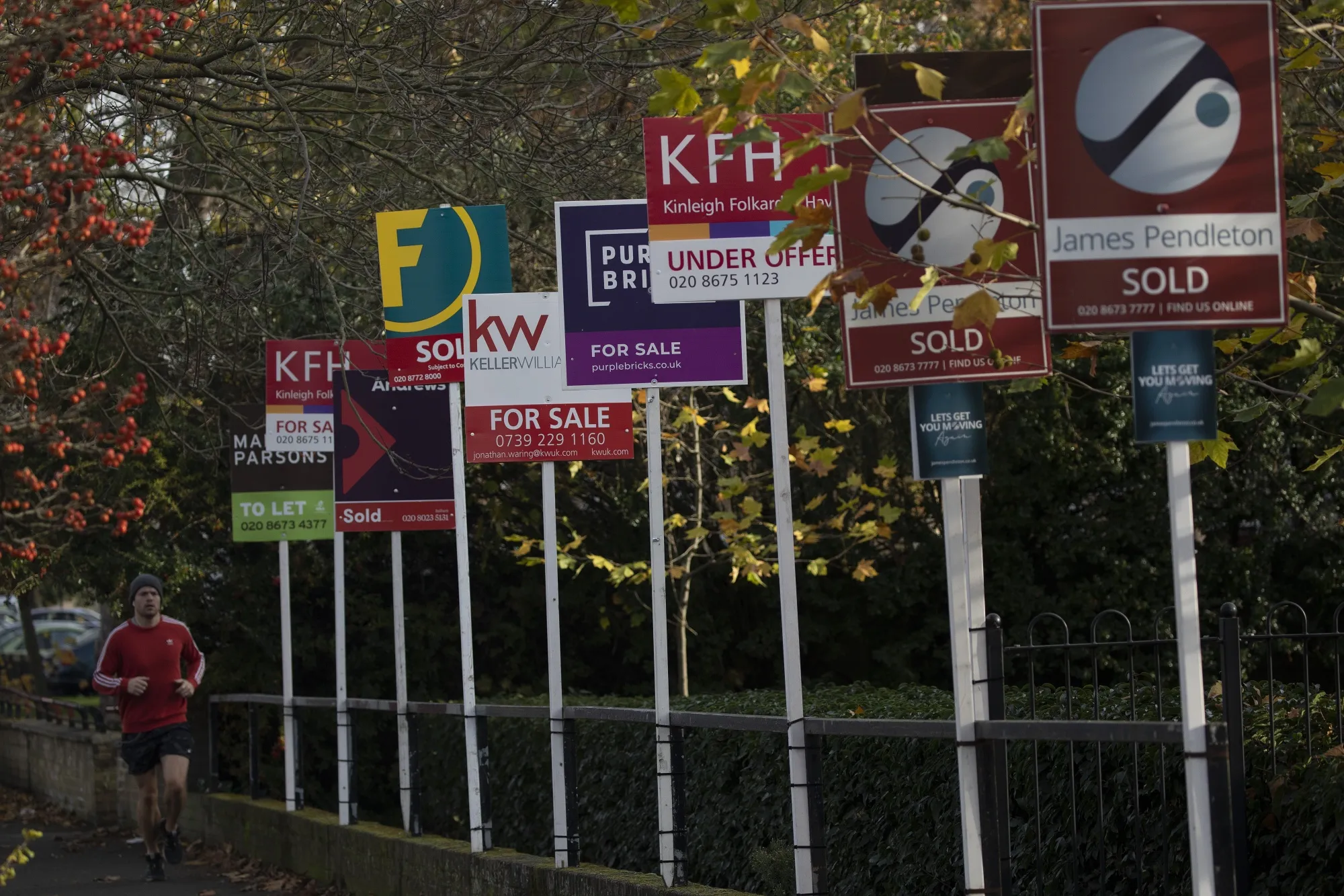 House prices in southern England have risen far faster than those in the north, a new study finds.