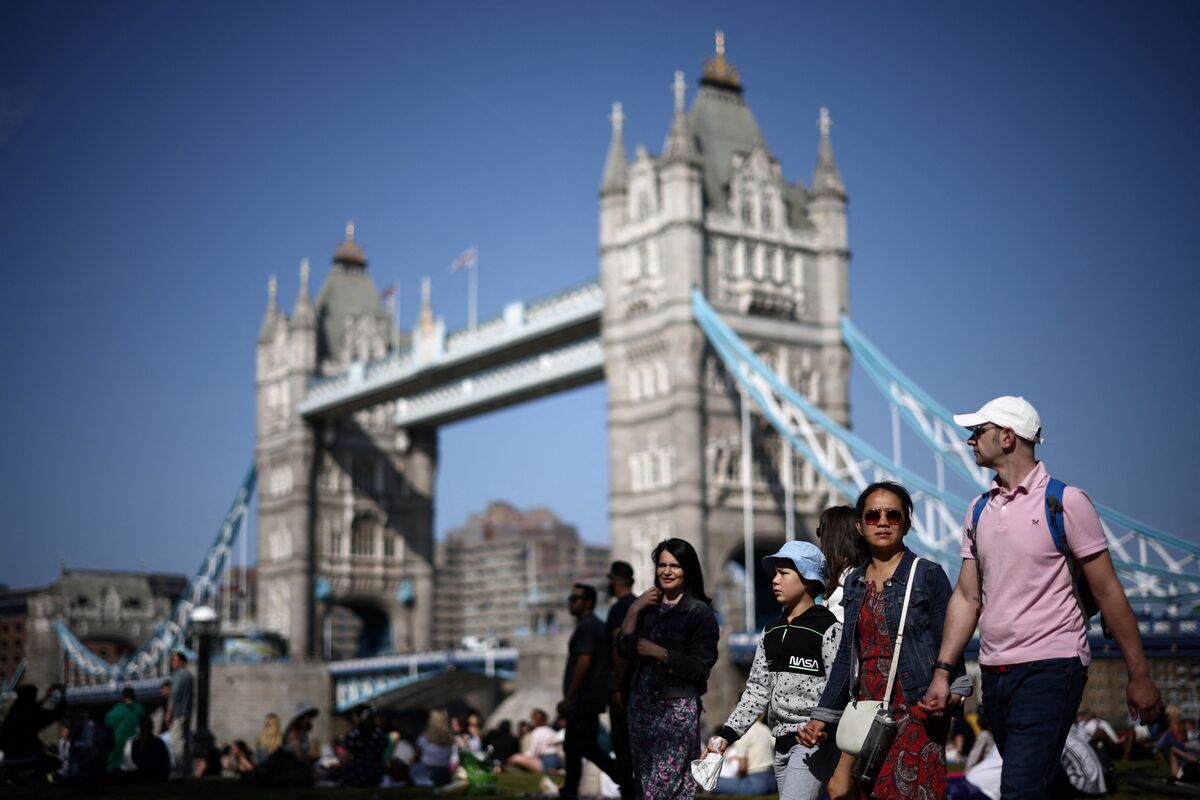 Foreign Visits To UK Near Pre Covid Levels In Boost For Tourism Bloomberg   1200x800 