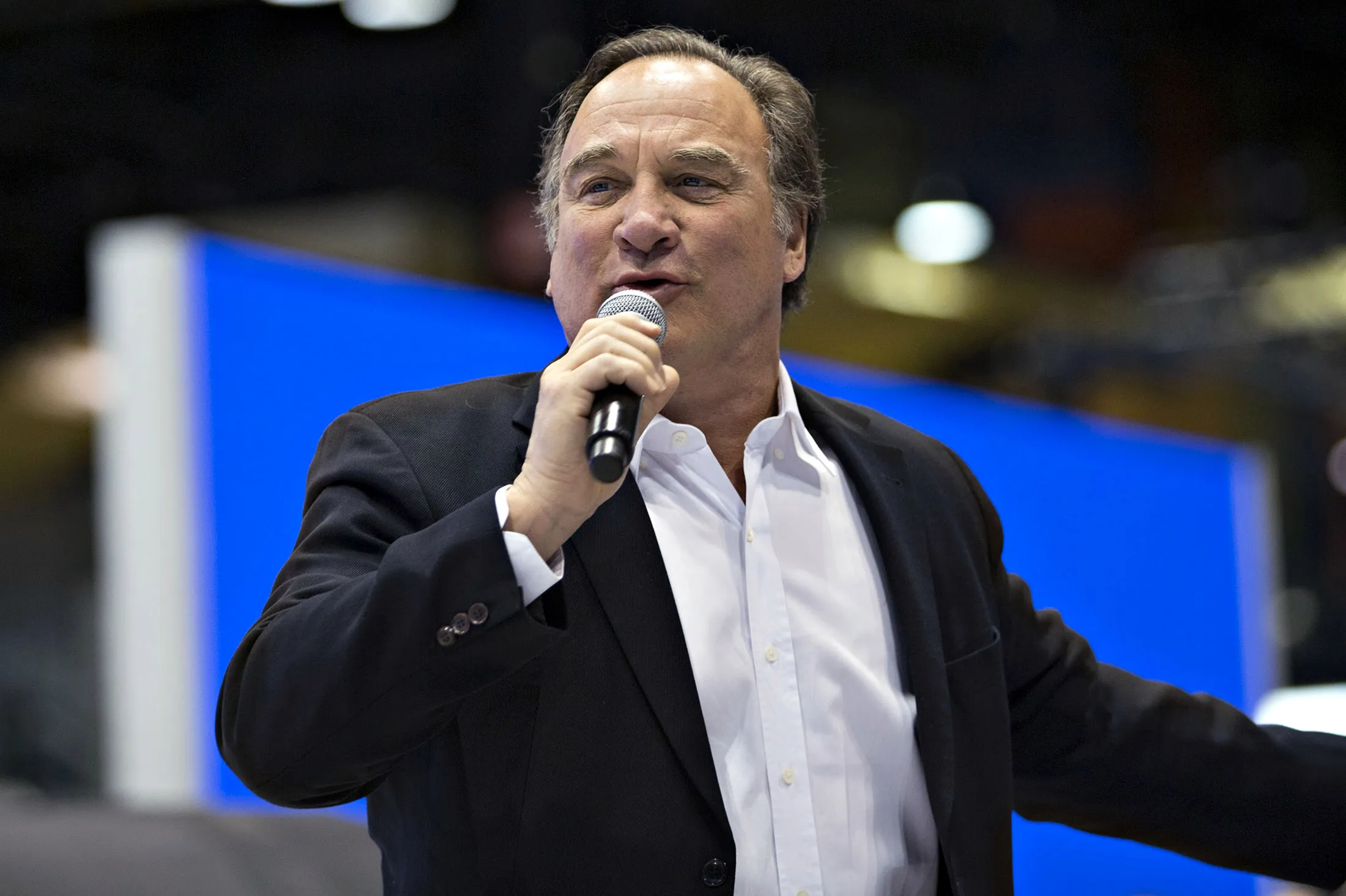 Jim Belushi Hosts Pot Party for Investors at His L.A. Mansion - Bloomberg, image size:2200x1466