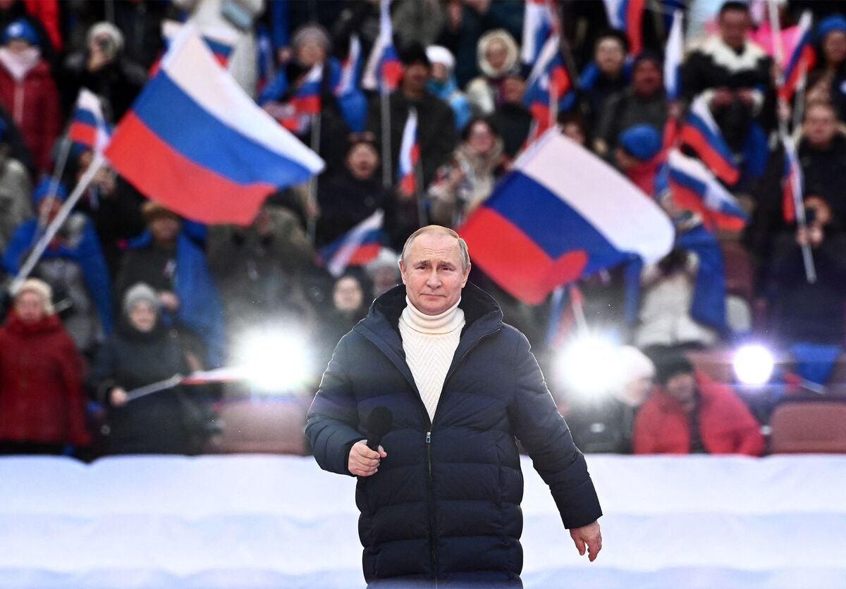 do-russian-people-like-putin-his-approval-rating-hits-83-soars-since