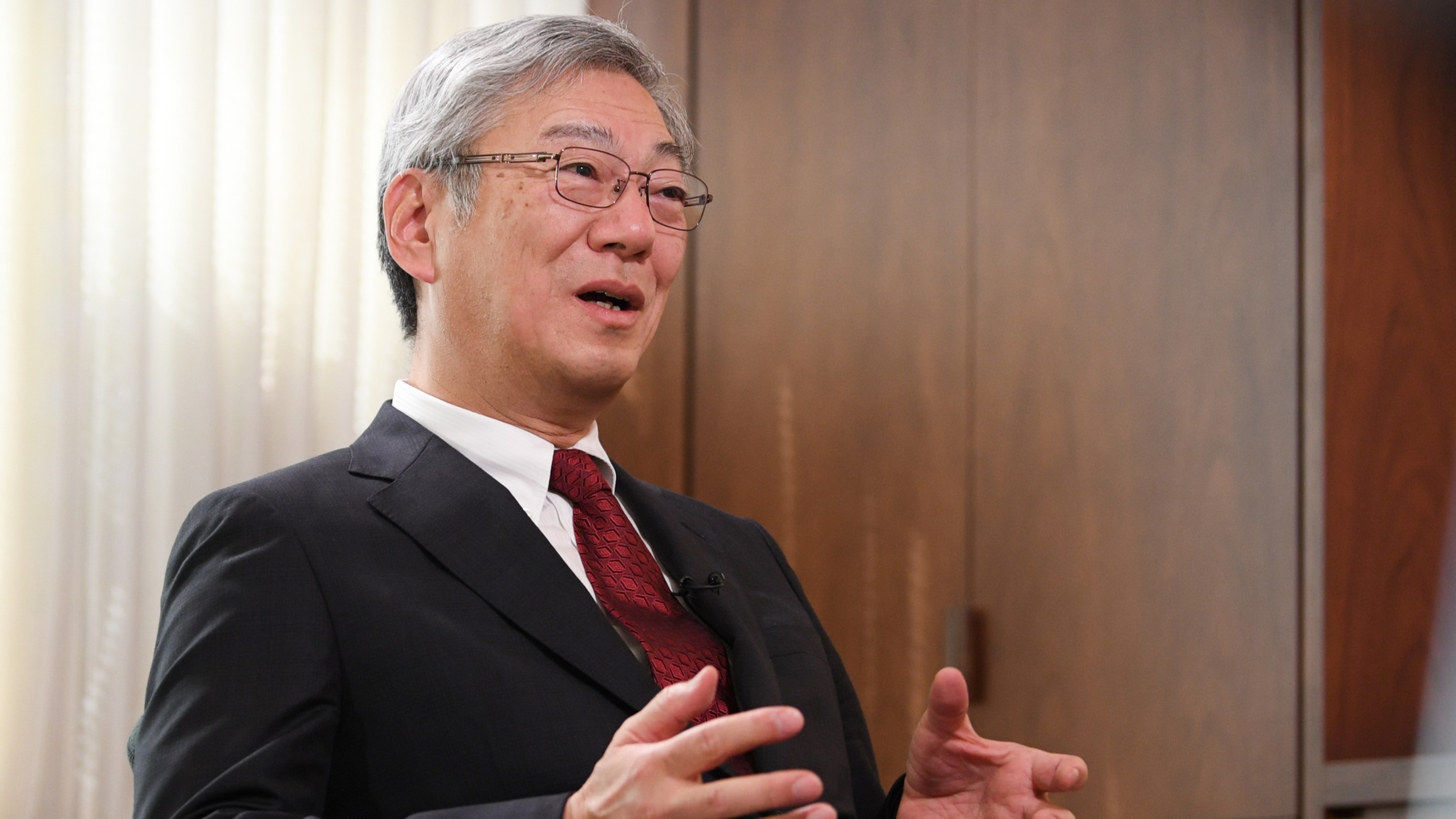 ビットコインの生みの親「サトシ・ナカモト」のブロンズ像が公開 – Bloomberg