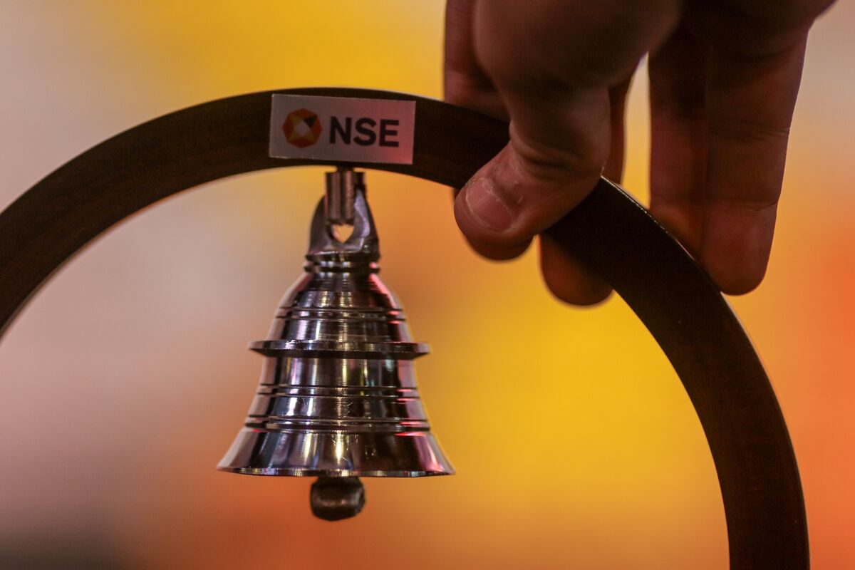 bloomberg.com - Menaka Doshi - Dollar, Yen and Oil Swings Rattle India's IPO Boom