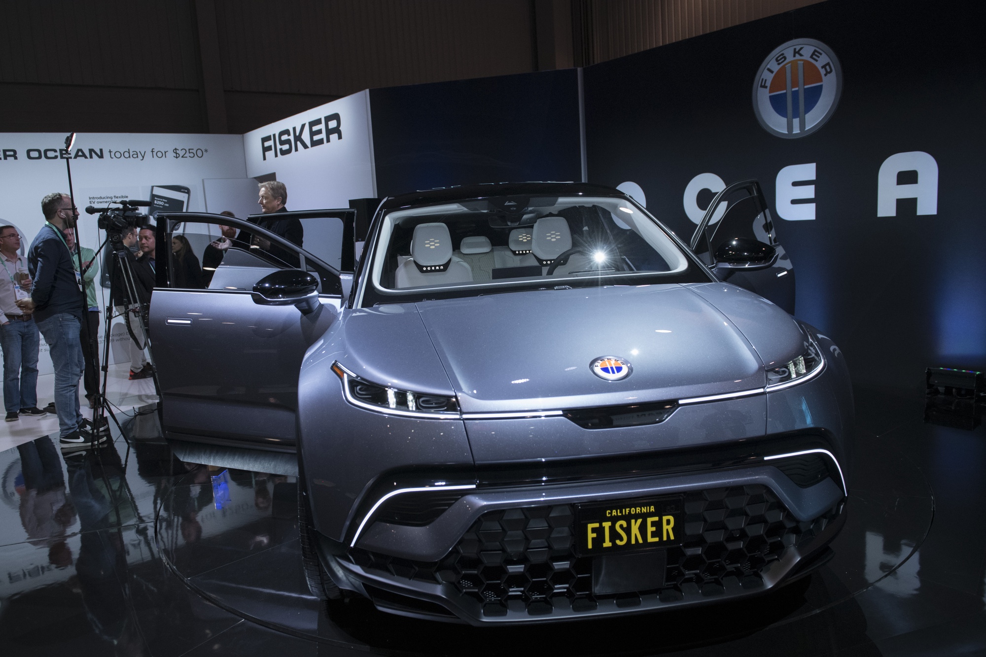 Le SUV électrique Fisker's Ocean exposé au CES 2020 à Las Vegas.