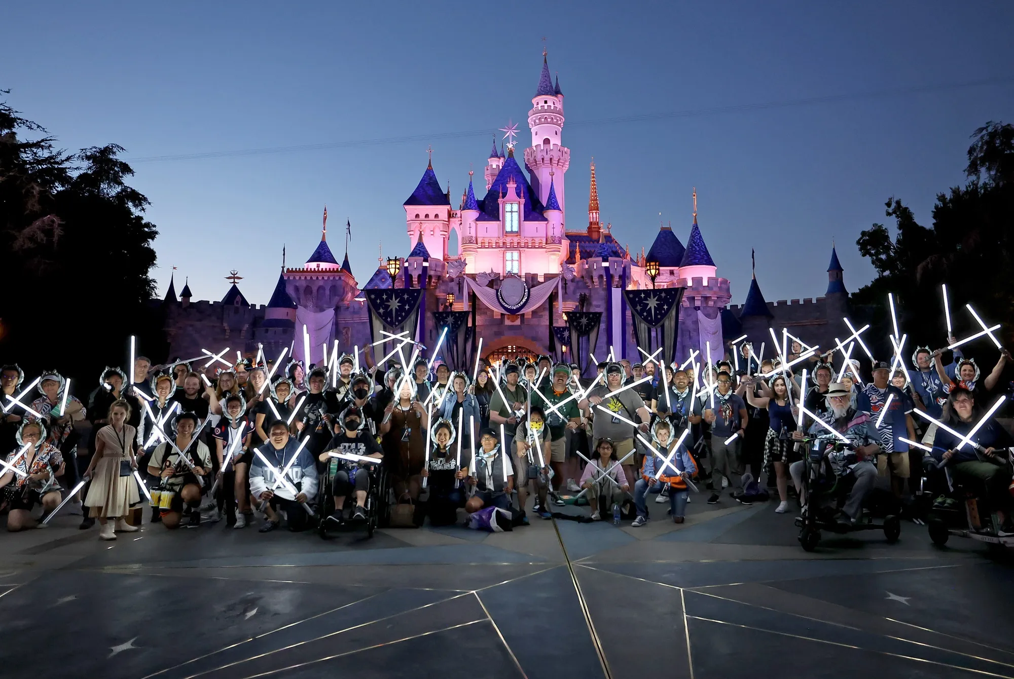 米ディズニーランドとディズニーワールド、年間パスなど料金引き上げ