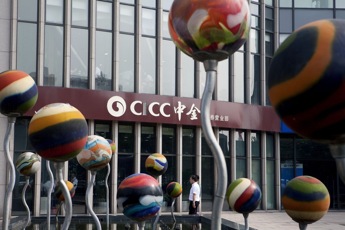 bloomberg.com - Cathy Chan - China's Top Investment Bank CICC Plans Three-Way Merger