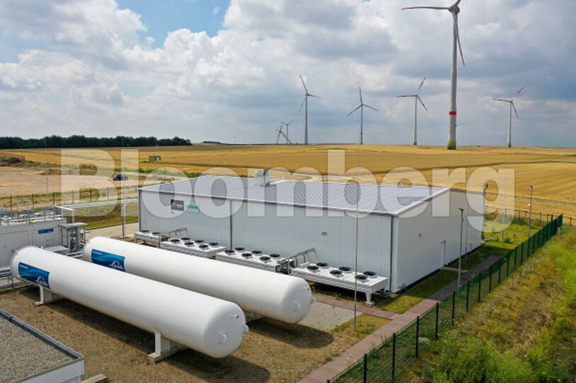 Linde AG Hydrogen Electrolysis Plant Operations as European Utilities Race to Unlock Green Fuel
