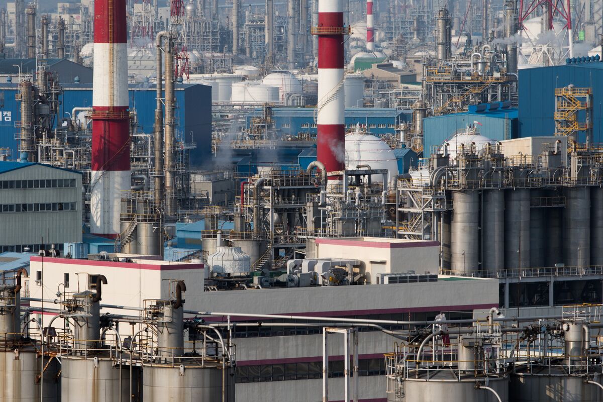LG Chem Shares Jump as Palliser Discloses Stake, Urges Changes