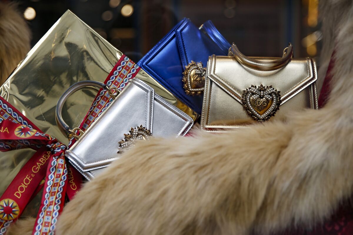 bloomberg.com - Crystal Tse - Dolce & Gabbana Joins Italian Fashion's M&A Trend